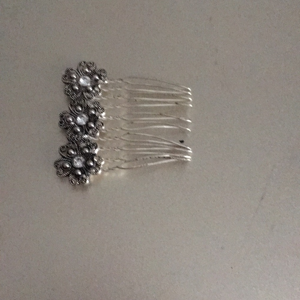 Hair accessorie